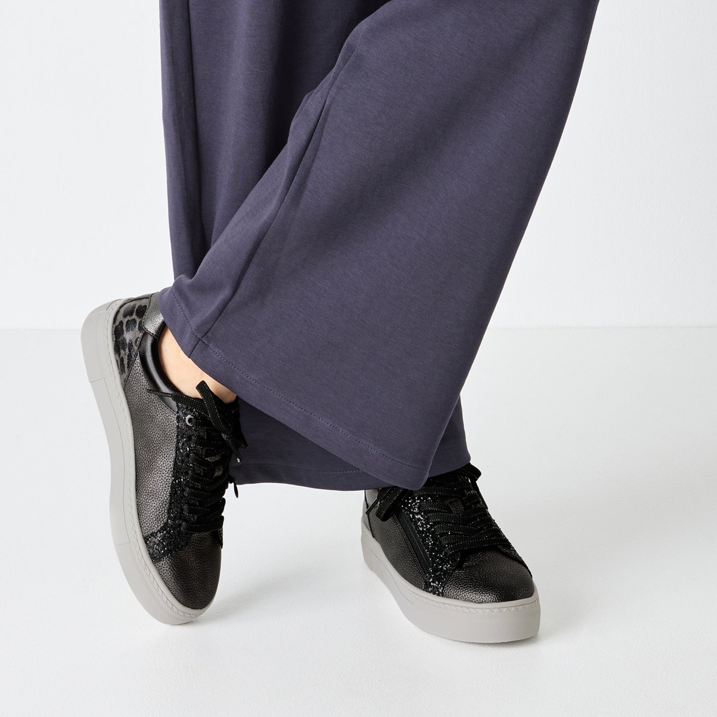 Tamaris 1-23313-41 936 Pewter Comb Trainers
