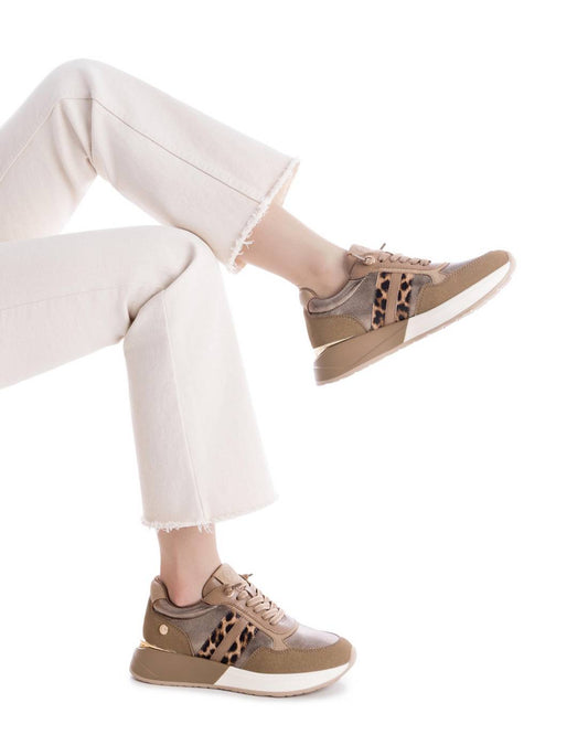 Xti 144672 Taupe Trainers