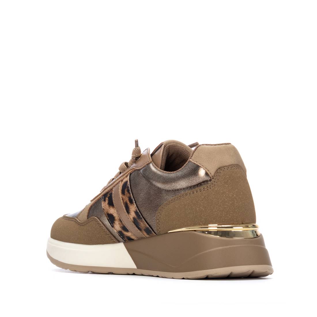 Xti 144672 Taupe Trainers