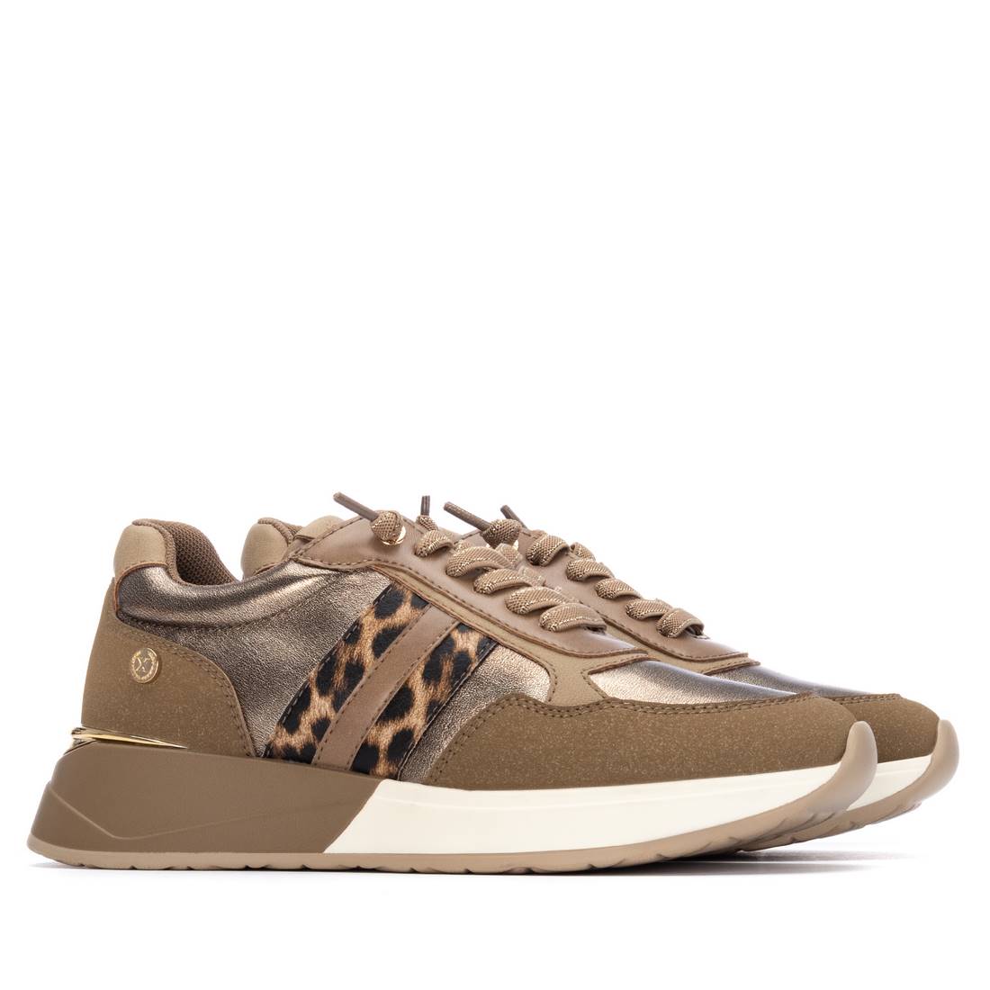 Xti 144672 Taupe Trainers
