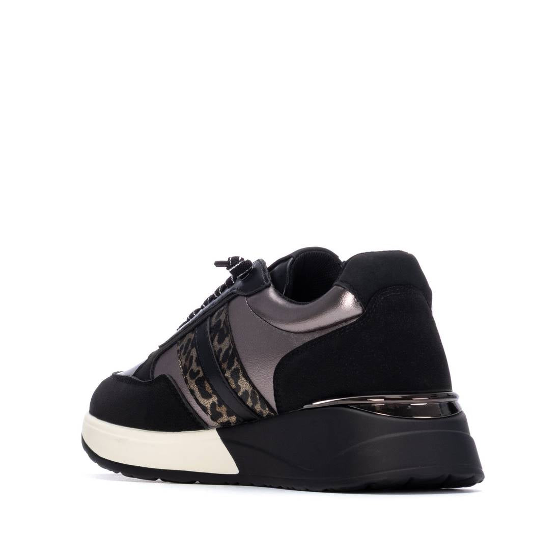 Xti 144672 Black Trainers