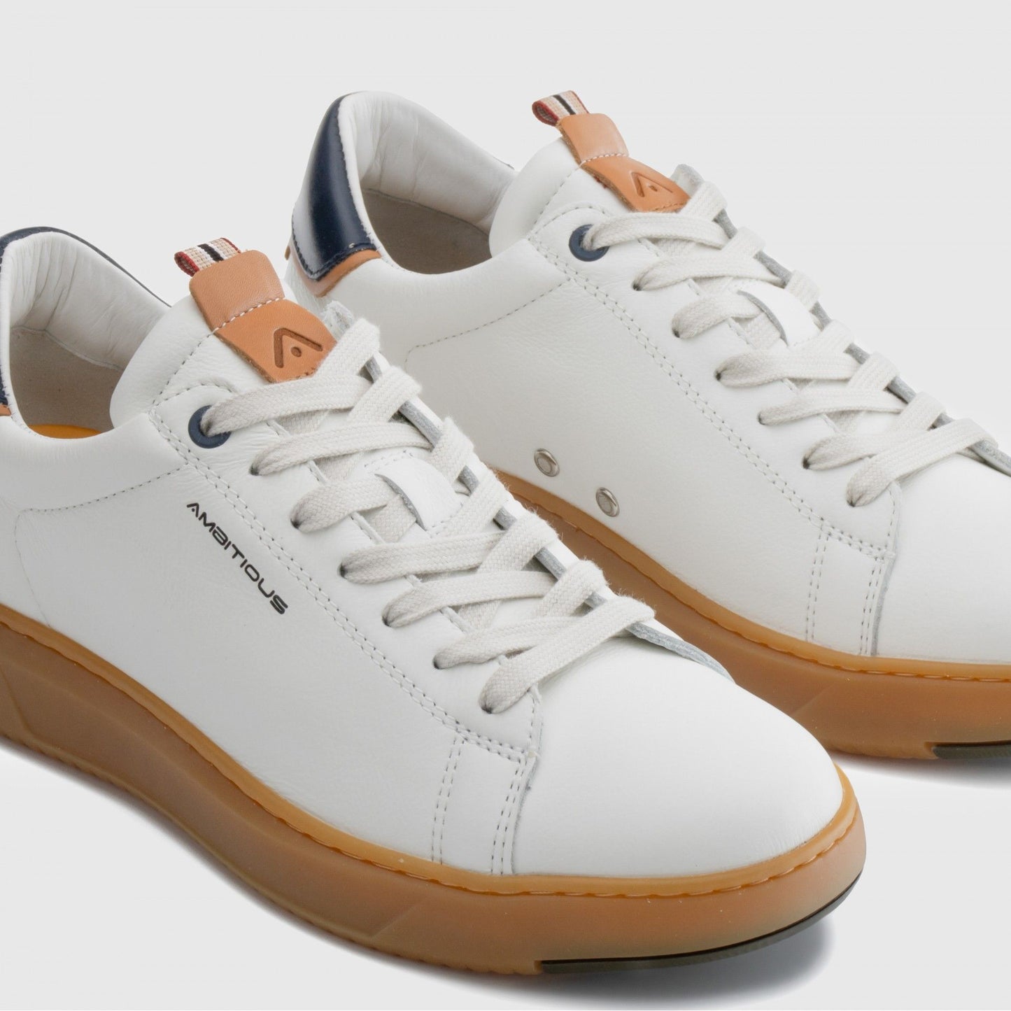 Ambitious 13672A-3492AM Offwhite/Navy Trainers