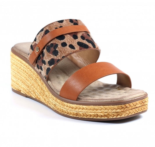 Lunar JLY204 Saphira Tan Sandals