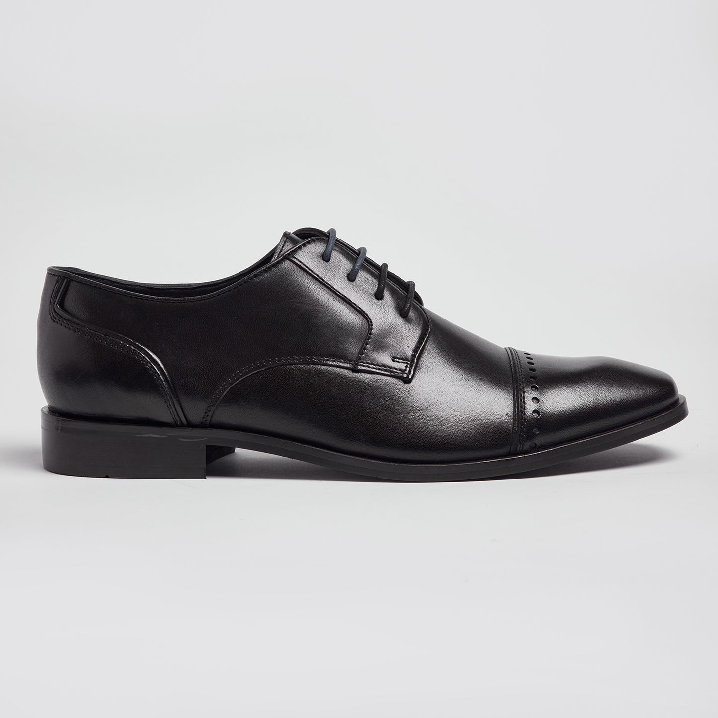 Pod Regus Black Shoes