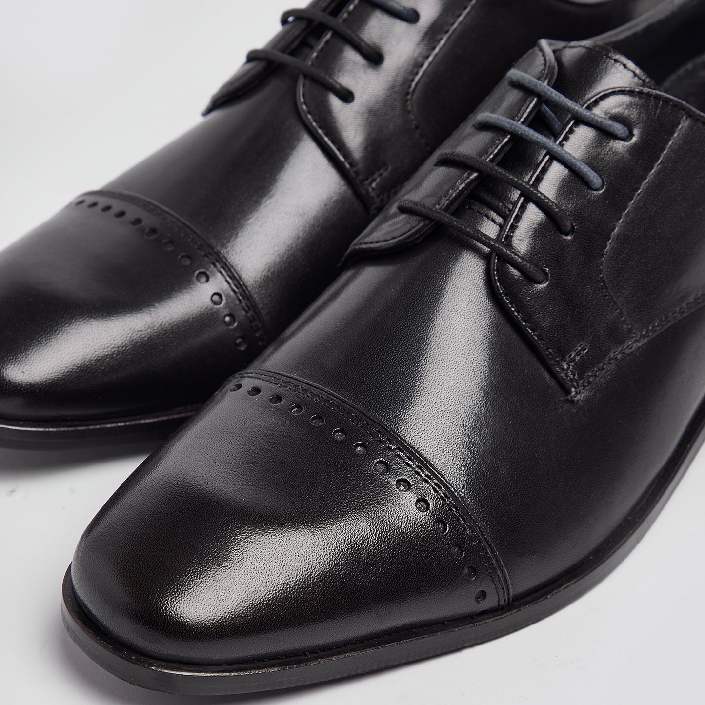 Pod Regus Black Shoes