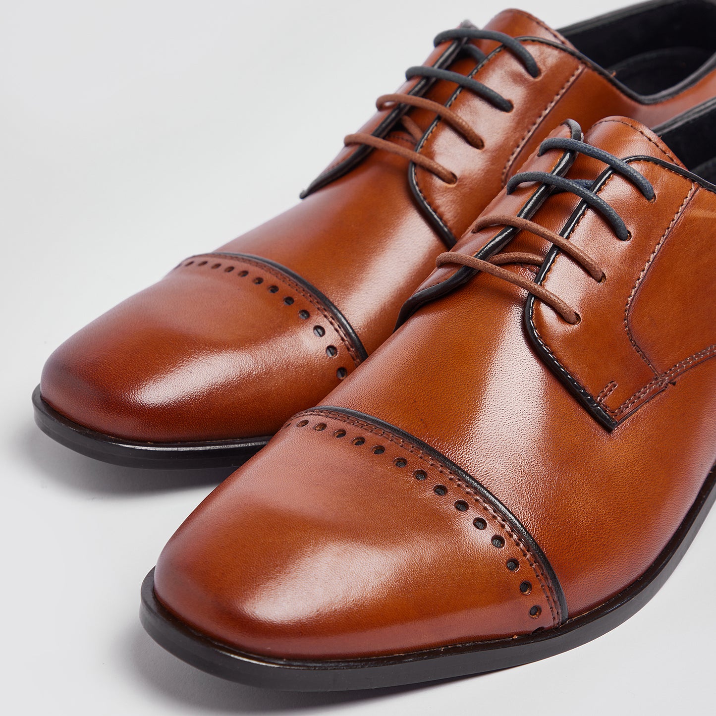 Pod Regus Tan Formal Shoes