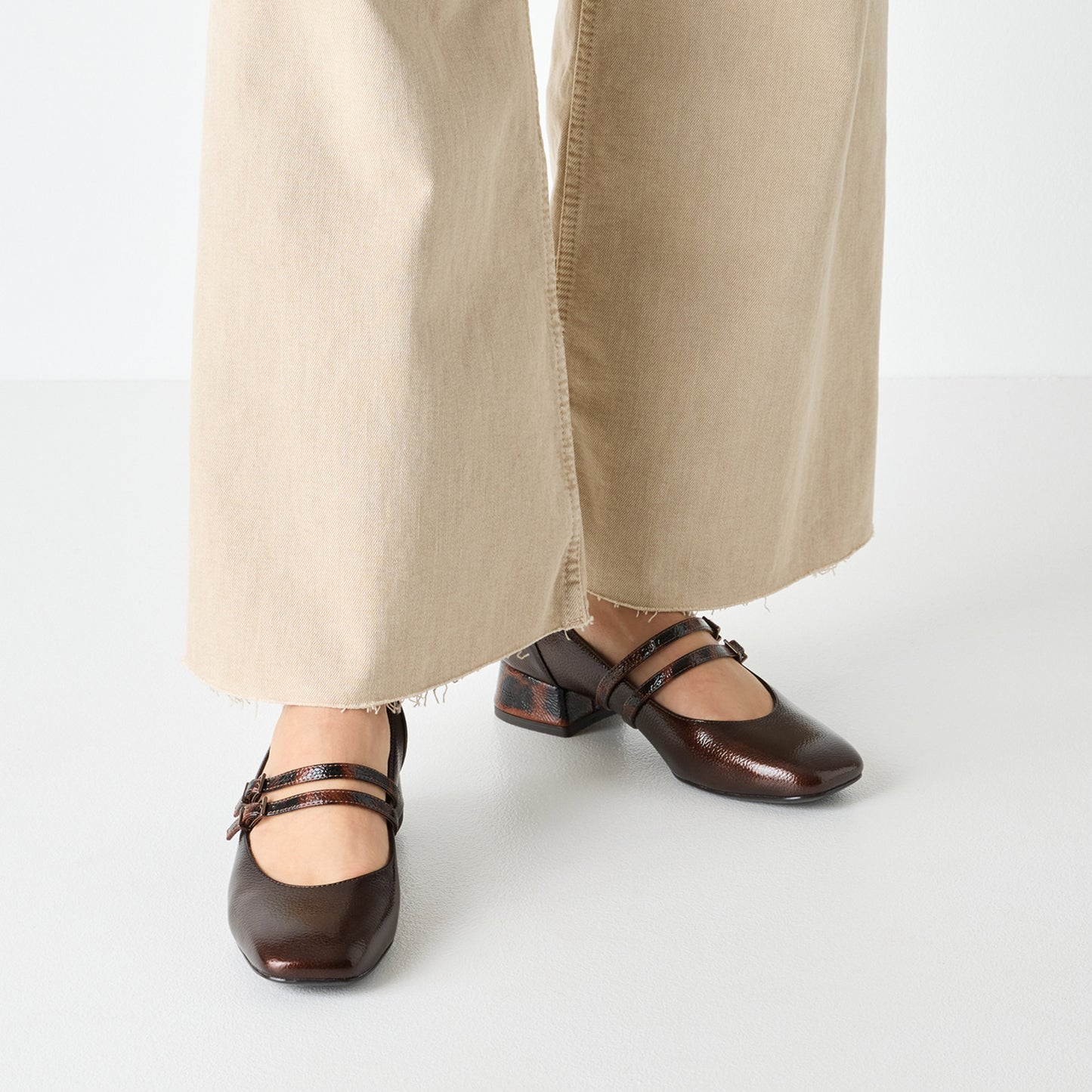 Tamaris 1-22318-43 398 Brown Comb Court Shoe