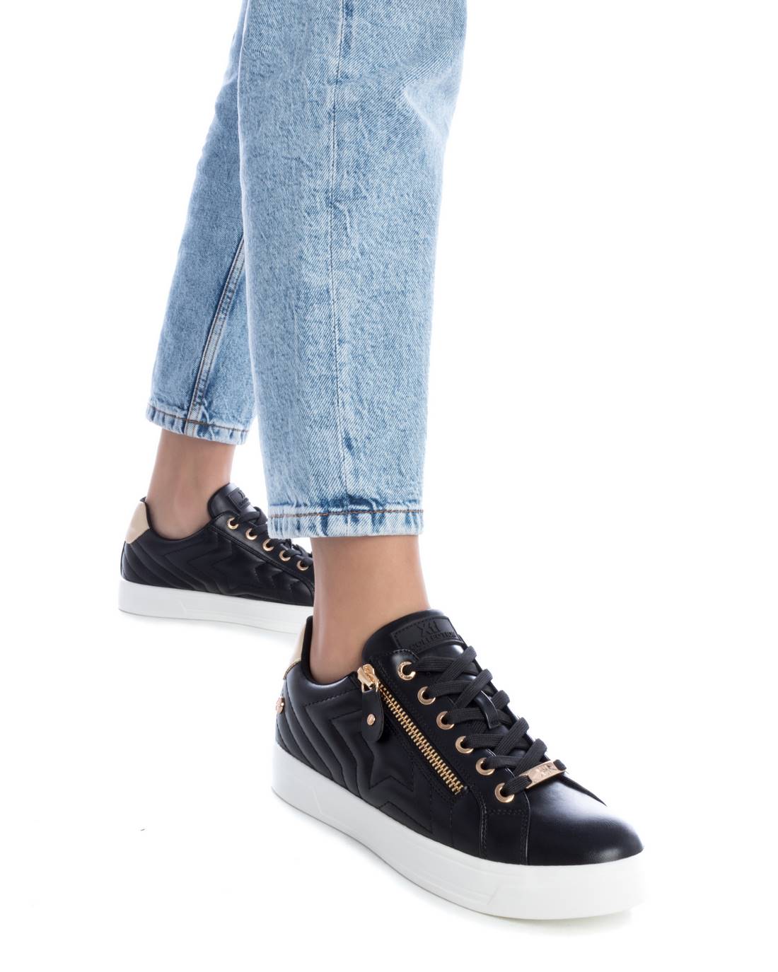 Xti 141579 Black Trainers