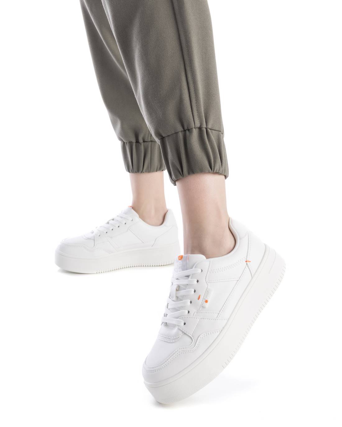 Refresh 172410 White Trainers