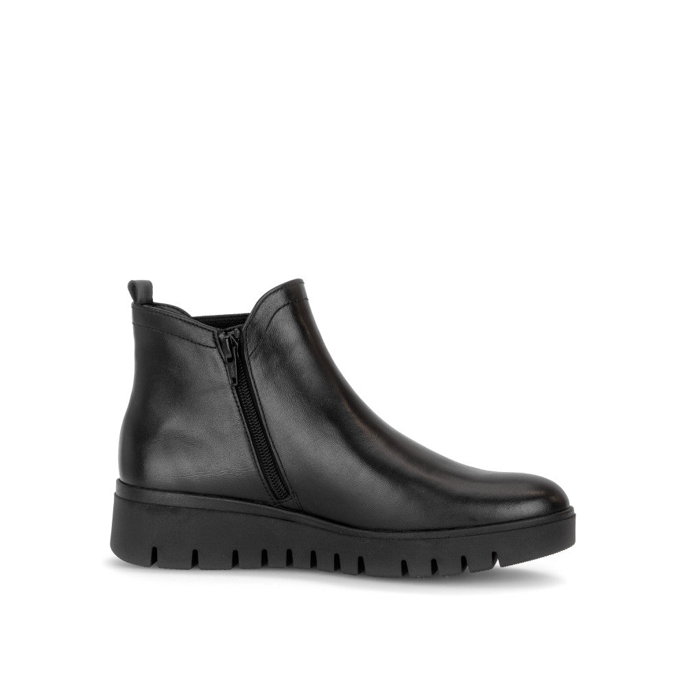 Gabor 8015.01.003 Black Boots