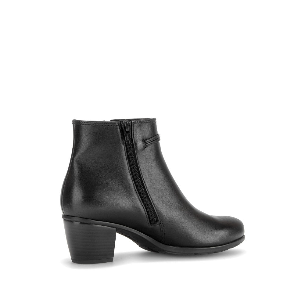Gabor 8029.01.002 Black Boots