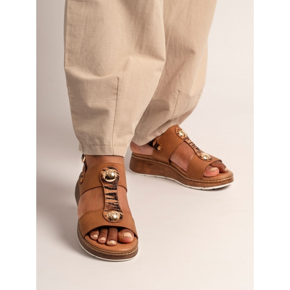 Lunar Georgia Tan Wedge Sandals